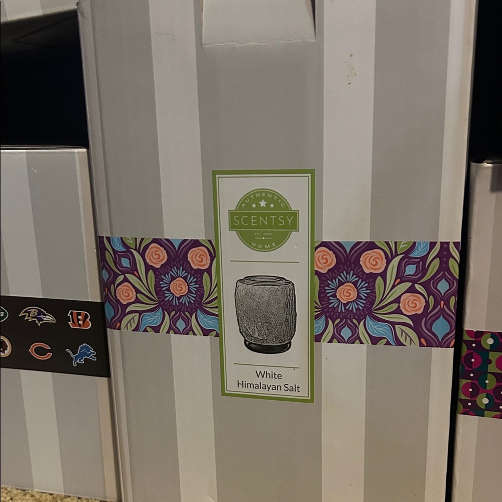 Scentsy White Salt Warmer